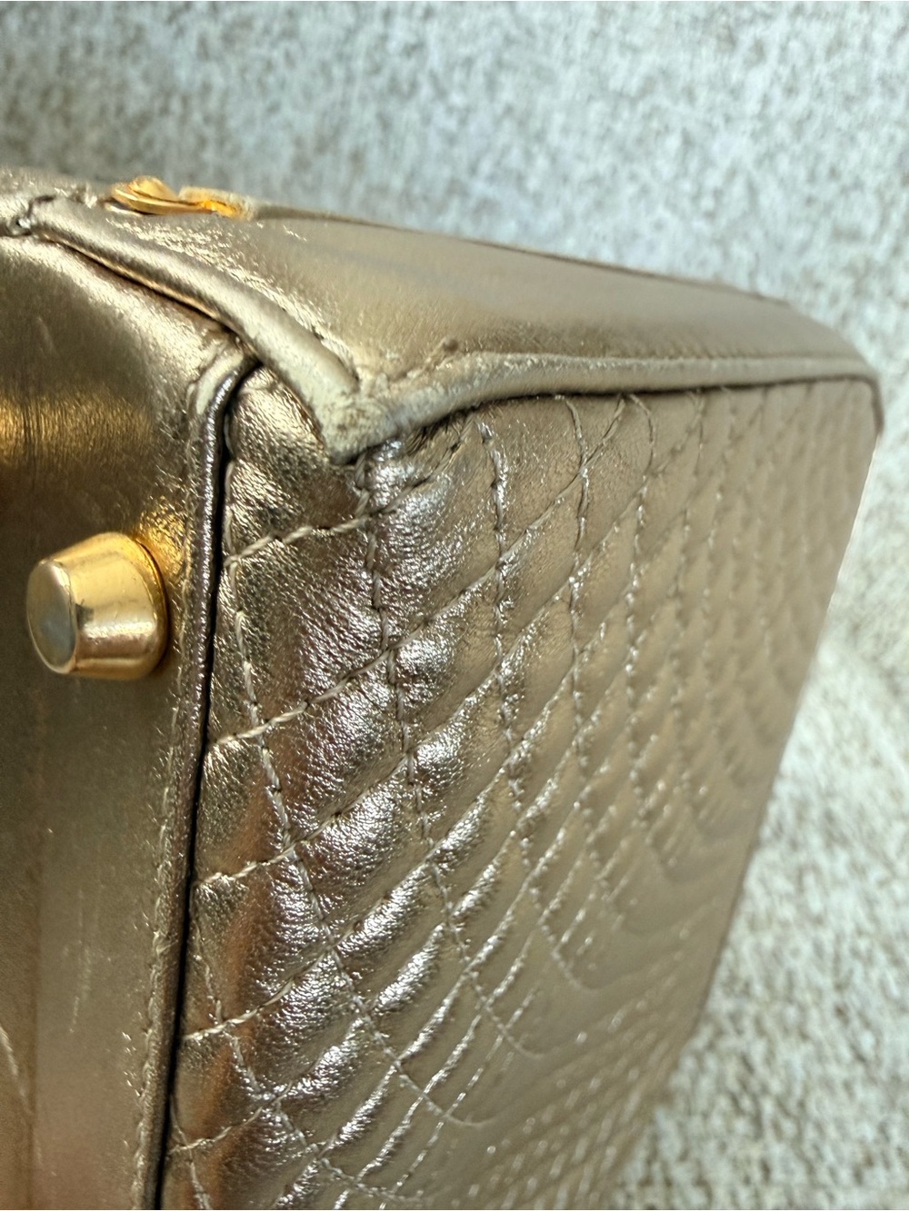 Vintage Bally Metallic Gold Quilted Leather Frame Bag 1980s-1990s - Picture 7 of 16